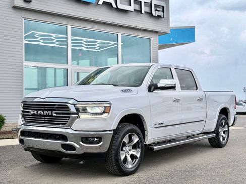 Used 2019 RAM 1500 Laramie AWD/4WD image 12