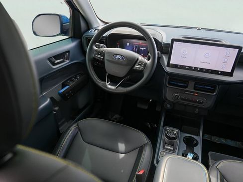 Used 2025 Ford Maverick Lobo image 29