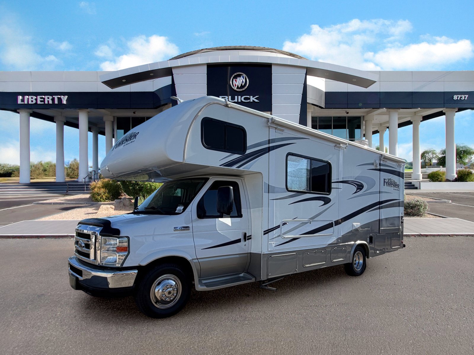 Used 2014 Ford E-450 and Econoline 450 Super Duty w/ Motorhome Prep Package RWD image 8