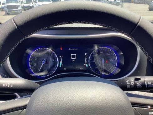 New 2027 Chrysler Pacifica Limited w/ S Appearance Package FWD image 14