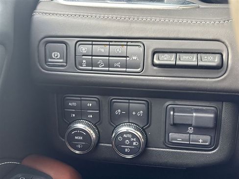 Certified 2024 GMC Yukon XL Denali Ultimate image 18