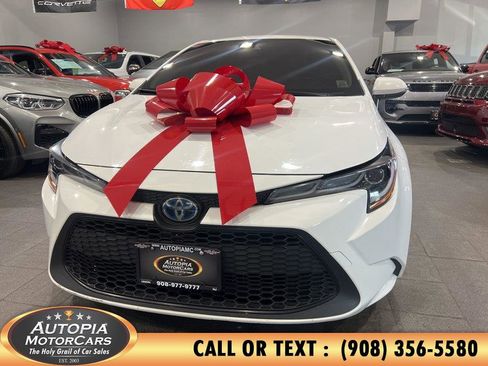 Used 2021 Toyota Corolla LE FWD image 1