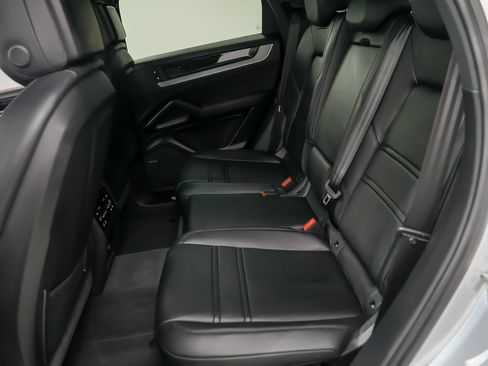 Used 2026 Porsche Cayenne S AWD/4WD image 17