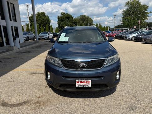Used 2014 Kia Sorento LX image 2