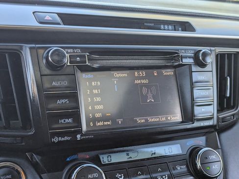 Used 2018 Toyota RAV4 XLE image 21