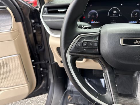 Used 2021 Jeep Grand Cherokee L Limited AWD/4WD image 19