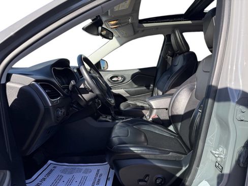 Used 2021 Jeep Cherokee Latitude Plus w/ Sun & Sound Group image 7