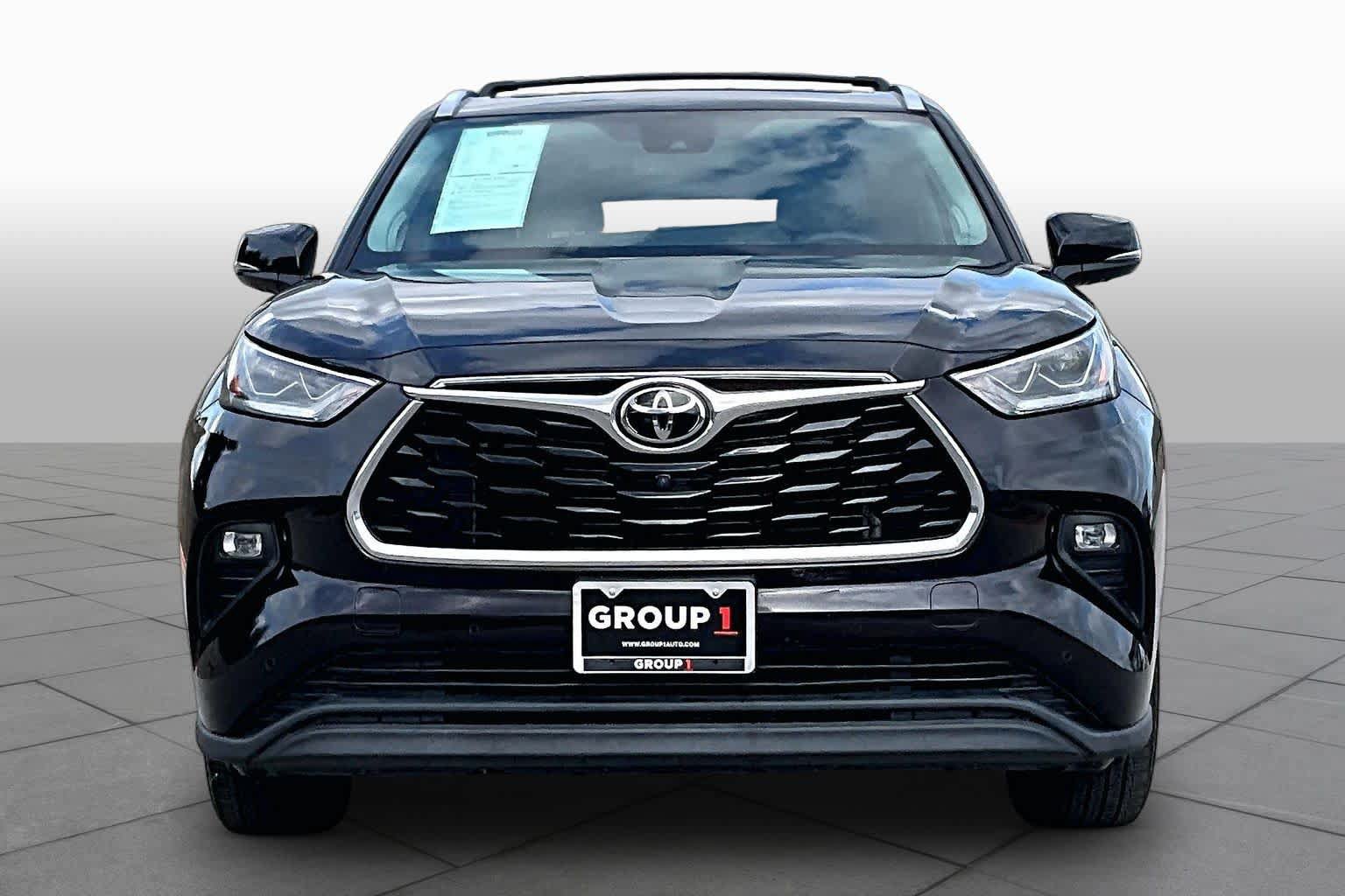 Used 2022 Toyota Highlander Limited AWD/4WD image 3