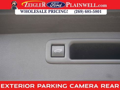 Used 2023 Toyota Highlander XLE image 11