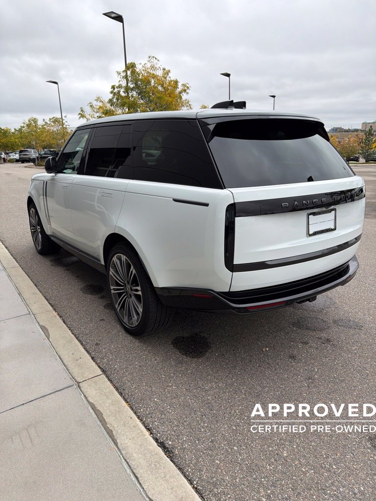 Used 2025 Land Rover Range Rover SE AWD/4WD image 5