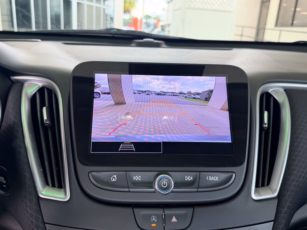 Used 2025 Chevrolet Malibu LS FWD image 25