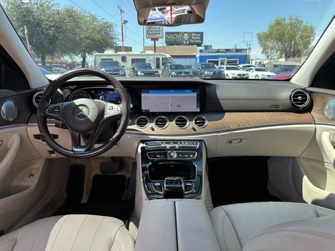 Used 2017 Mercedes-Benz E 300 image 18