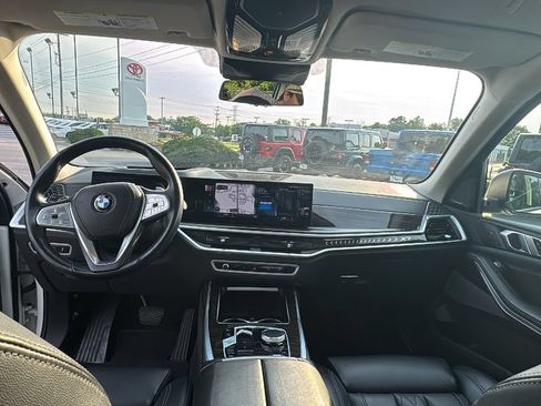 Used 2023 BMW X7 xDrive40i AWD/4WD image 9