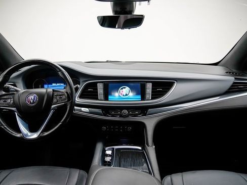 Used 2024 Buick Enclave Premium image 29