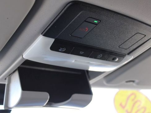 Used 2022 Mitsubishi Outlander SE image 45