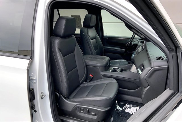 Used 2021 Chevrolet Tahoe Z71 w/ Luxury Package AWD/4WD image 6