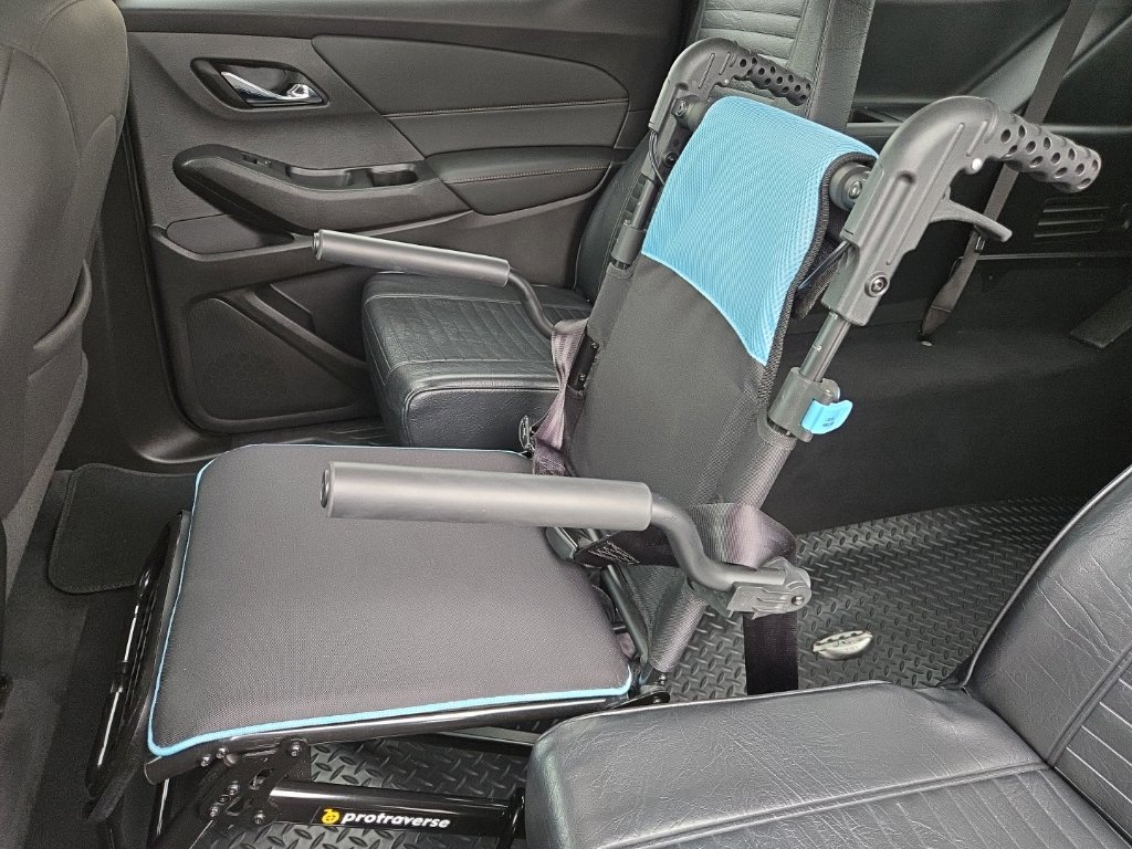 Used 2021 Chevrolet Traverse LT FWD image 13