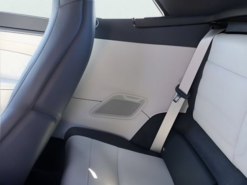 Certified 2025 Porsche 911 Carrera RWD image 22
