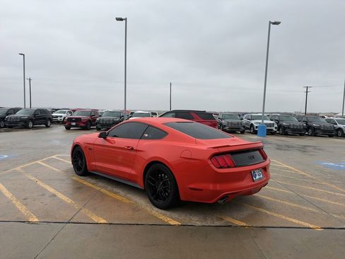 Used 2016 Ford Mustang GT RWD image 5