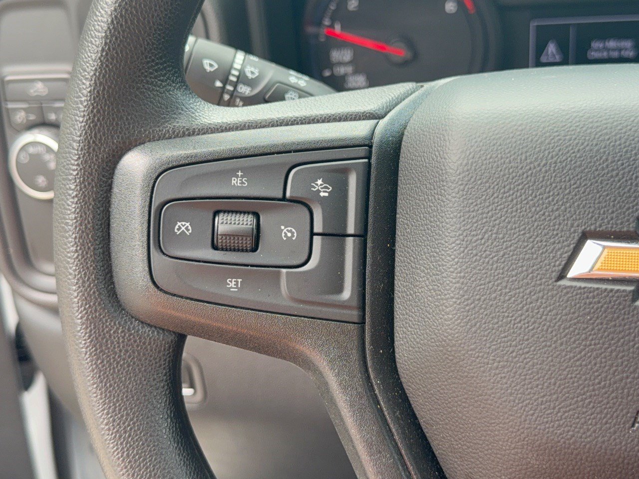 Used 2026 Chevrolet Silverado 1500 Custom w/ LPO, Dark Essentials Package RWD image 18