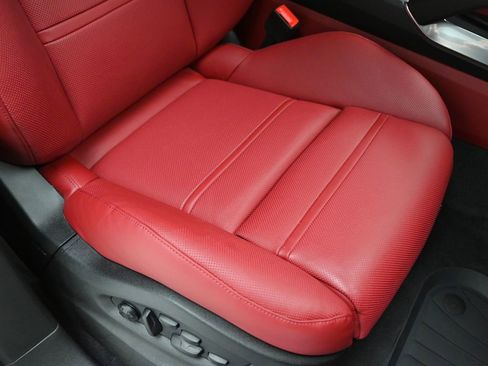 Used 2023 Porsche Cayenne Turbo GT AWD/4WD image 31