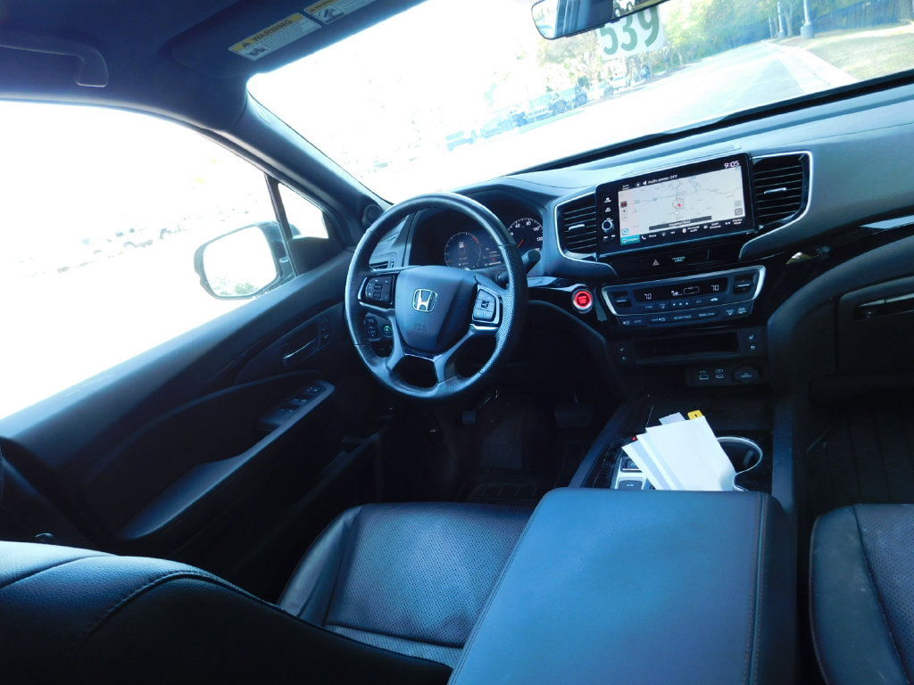 Certified 2025 Honda Ridgeline Black Edition image 2