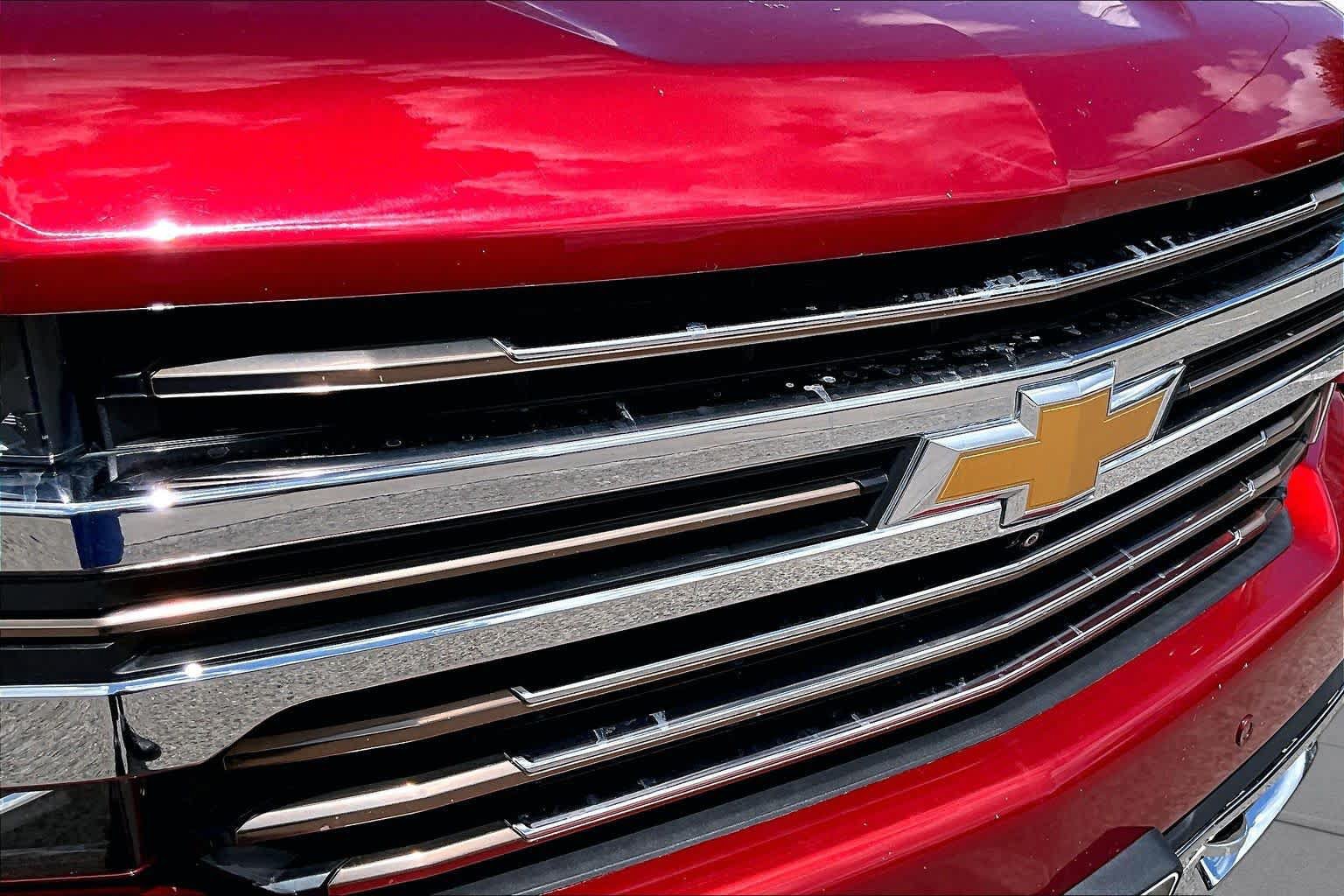 Used 2021 Chevrolet Silverado 1500 High Country w/ Technology Package AWD/4WD image 29