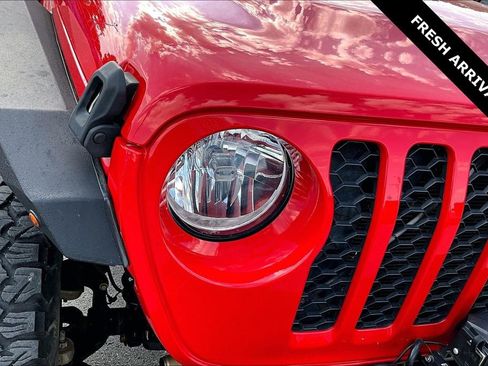 Used 2021 Jeep Gladiator Sport AWD/4WD image 31