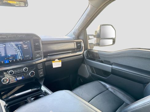 Used 2023 Ford F250 Lariat w/ Sport Appearance Package image 29