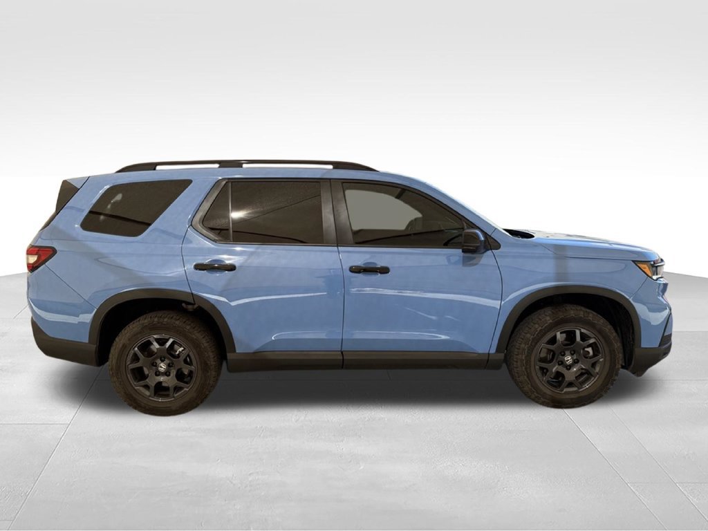Used 2025 Honda Pilot TrailSport image 8
