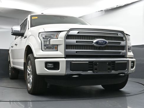 Used 2015 Ford F150 Platinum w/ Equipment Group 701A Luxury image 34
