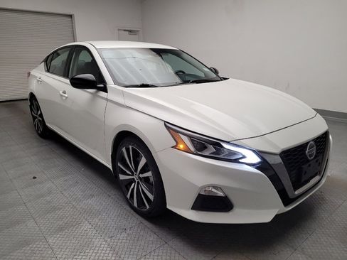 Used 2022 Nissan Altima 2.5 SR FWD image 13