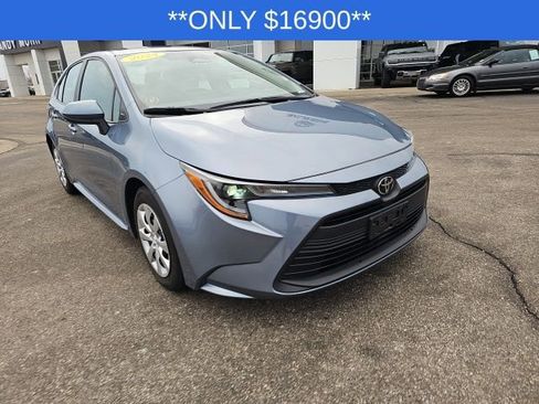 Used 2024 Toyota Corolla LE image 2