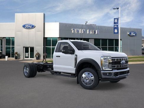New 2025 Ford F450 XLT w/ XLT Value Package image 7