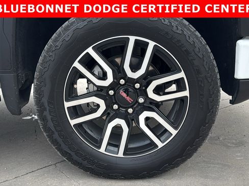 Used 2024 GMC Sierra 1500 AT4 image 30