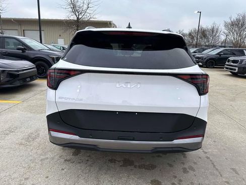 New 2026 Kia Sportage EX w/ EX Panorama Roof Package FWD image 7