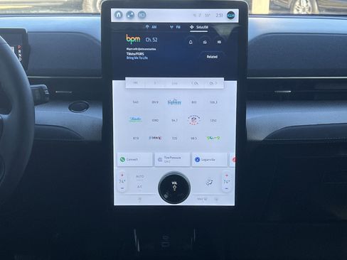 Used 2023 Ford Mustang Mach-E Select image 6