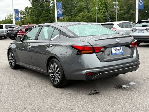 Used 2025 Nissan Altima 2.5 SV FWD image 3