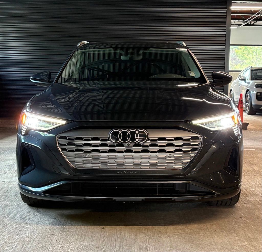 Used 2024 Audi Q8 e-tron Premium AWD/4WD image 6