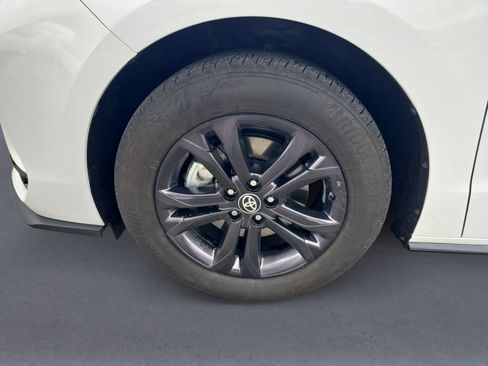 Used 2024 Toyota Sienna XSE w/ XSE Plus Package AWD/4WD image 11