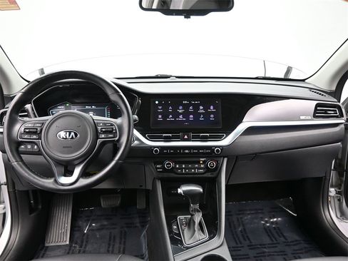 Used 2020 Kia Niro EX Premium image 32