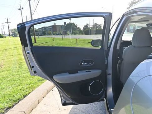 Used 2019 Honda HR-V EX image 23