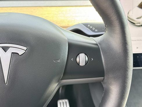 Used 2022 Tesla Model Y Performance AWD/4WD image 22