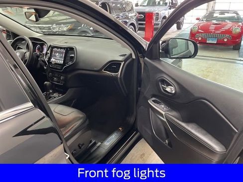 Used 2019 Jeep Cherokee Limited image 21