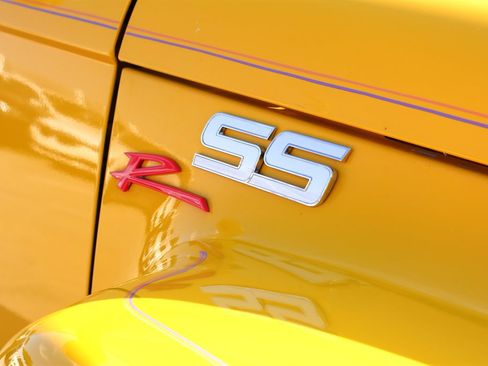 Used 2003 Chevrolet SSR w/ Preferred Equipment Group image 23