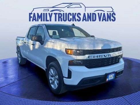 Used 2022 Chevrolet Silverado 1500 Custom w/ Safety Confidence Package image 3