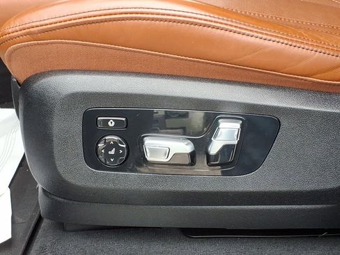 Used 2025 BMW X7 M60i w/ Executive Package AWD/4WD image 15