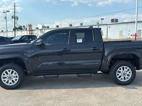 New 2025 Toyota Tacoma SR5 image 4