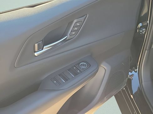 New 2026 Toyota Prius Plug-In Hybrid FWD image 38