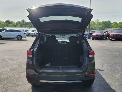 Used 2024 Chevrolet Equinox LT w/ LPO, Floor Liner Package FWD image 11